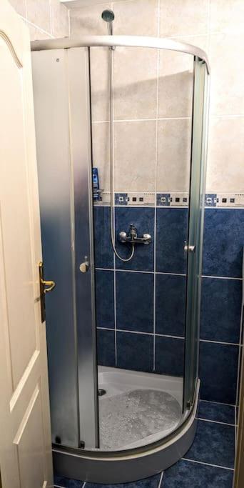 Cosy One Bedroom Flat With Free Parking & Wifi Клуж-Напока Экстерьер фото